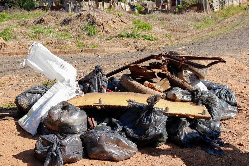 Prefeitura de Tibagi realiza mutirão de limpeza nos bairros