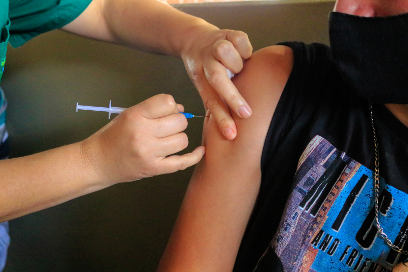 Tibagi vacina adolescentes de 13 anos contra a Covid-19